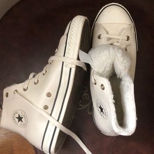 Converse leather high-top lined w/ faux shearling